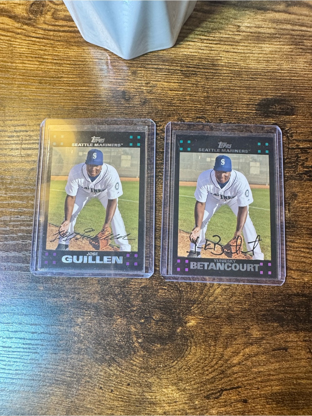 Lot of 2 2007 Topps Seattle Mariners baseball cards printing/nameplate error.